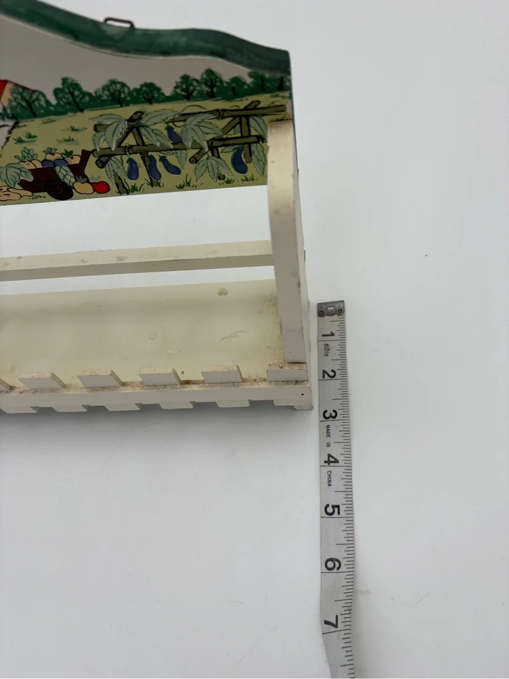 Vintage Farmhouse Vegetable Wall Hanging Shelf in Green, Red, Yellow